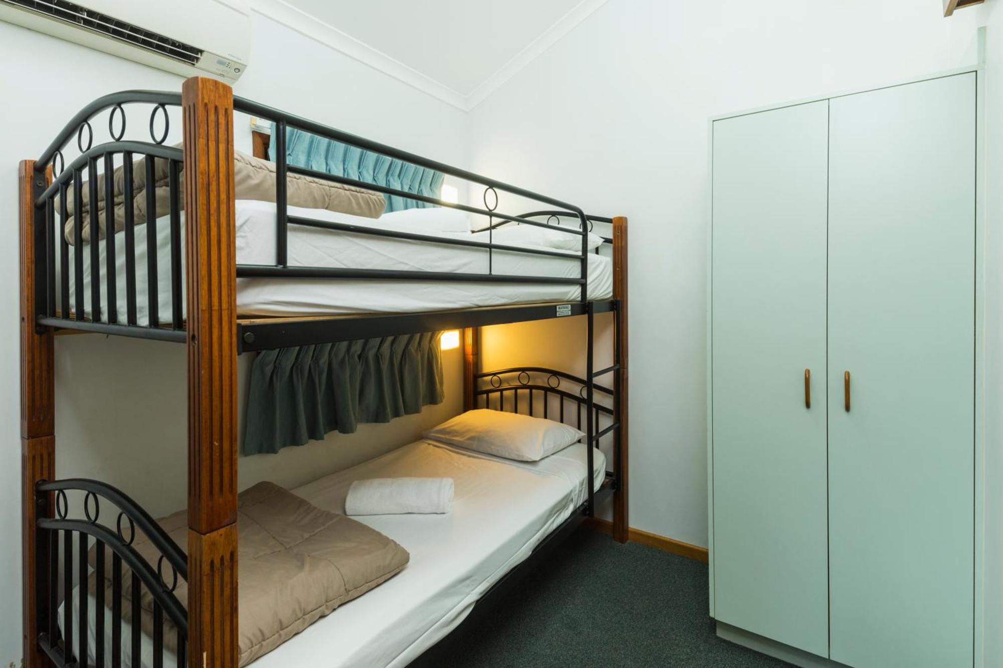 Ingenia Holidays Cairns Coconut Cameră foto A bunk bed