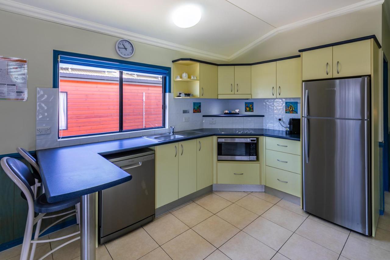 Ingenia Holidays Cairns Coconut Exterior foto A modern Australian kitchen